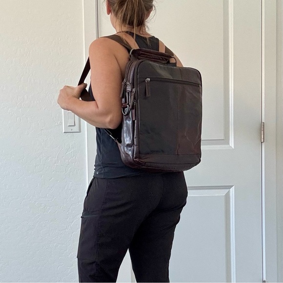 Jack Georges Voyager Professional Backpack in brown hand-stained buffalo leather - Picture 14 of 15